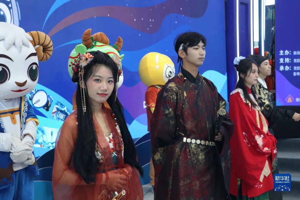 易乐游 我是皇